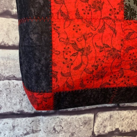 Handmade Quilted Large Red & Black Tote Bag - Picture 6 of 11